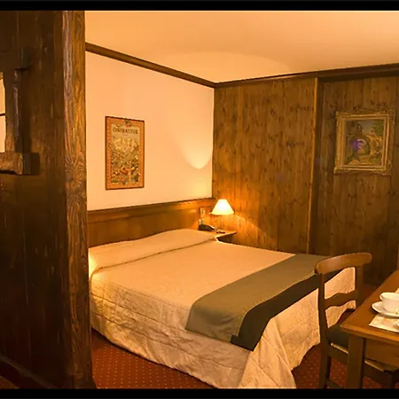 Hotel Dei Camosci 3*